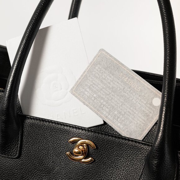 Chanel Cerf Executive Black Leather CC Tote Bag - Picture 13 of 13